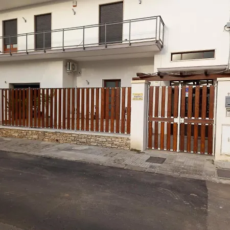 לינה וארוחת בוקר Angelica 3*