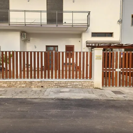 Angelica Bed and Breakfast Λέτσε